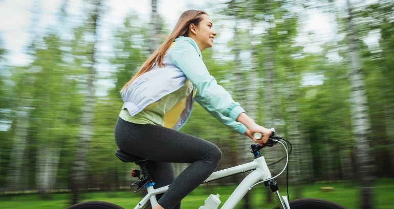 A vitaminok és a sport – mit, mikor és miért érdemes szedni aktív életmód mellett?